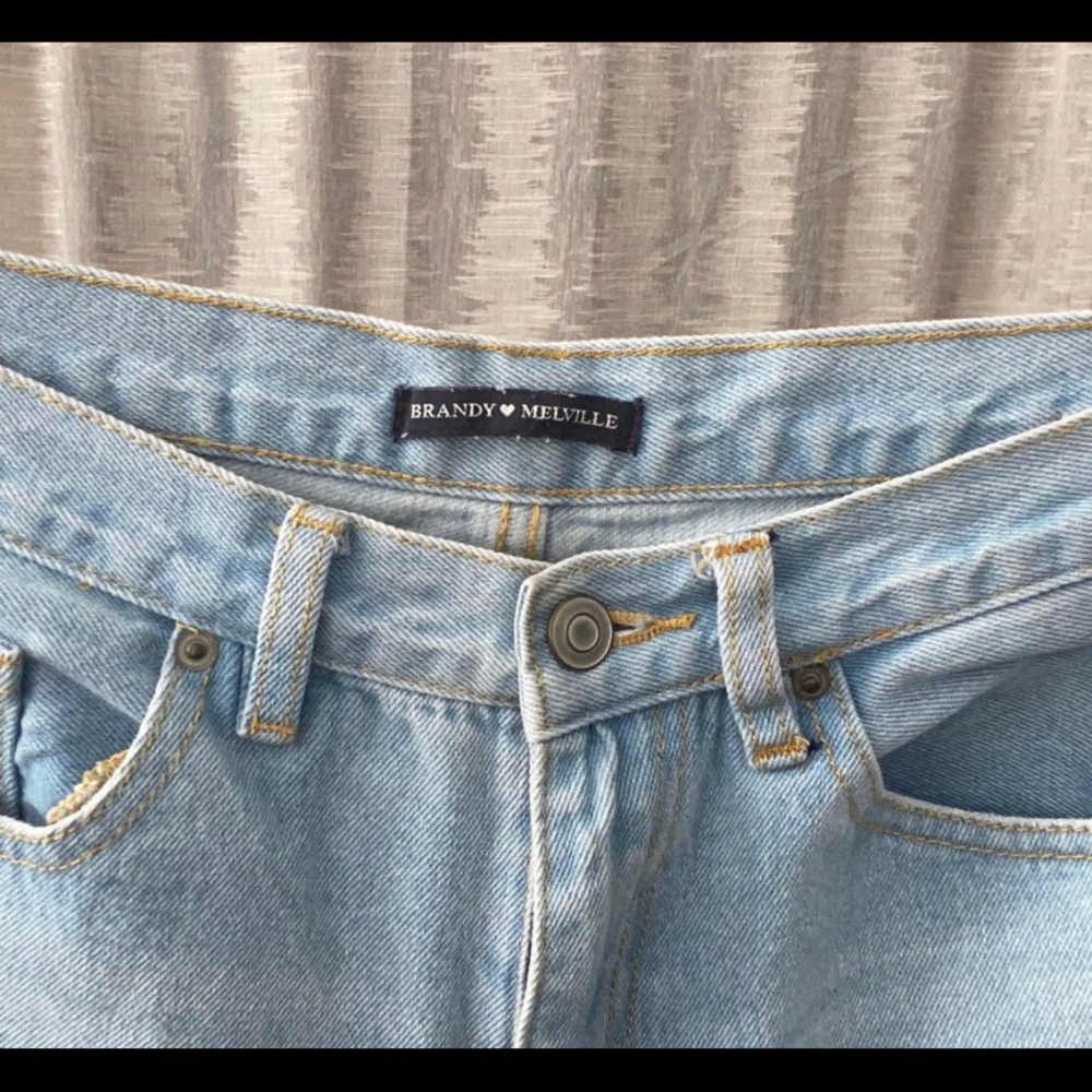 Distressed Jeans - Picture 3 of 4